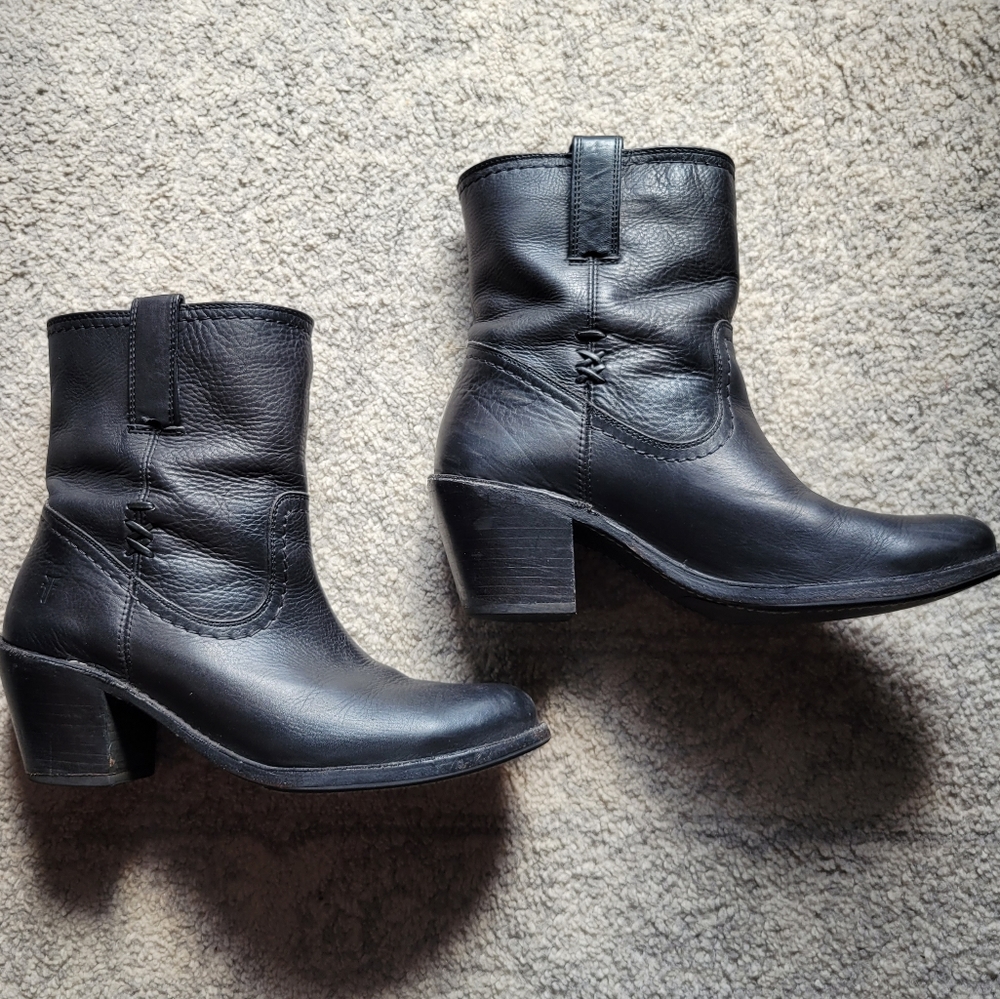 Frye Carmen X stitch black boots 9.5